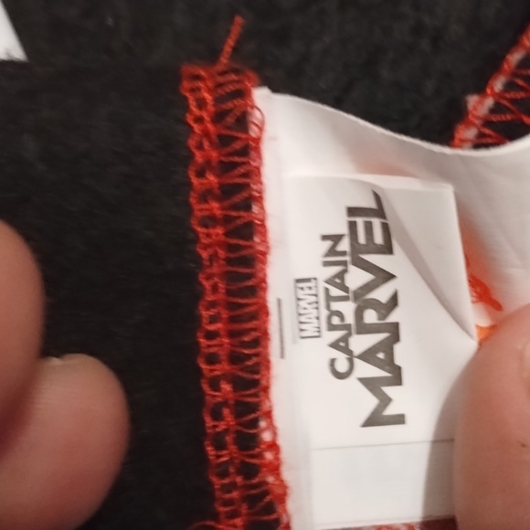 Captain Marvel costume - Picture 10 of 17